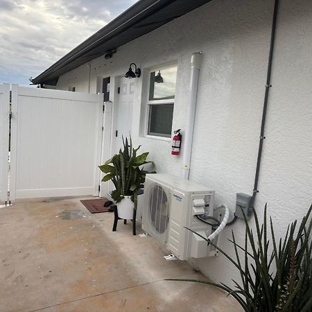 Cozy Tiny Home Cabo Coral Exterior foto